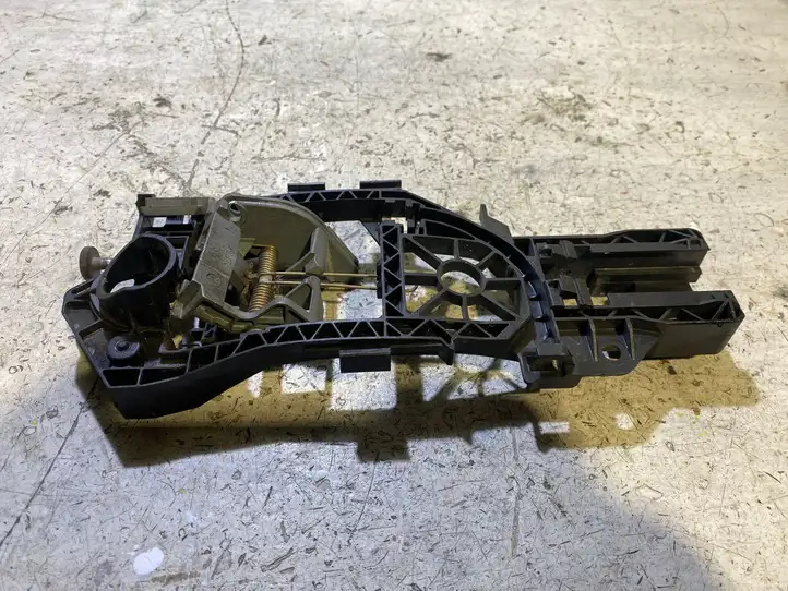 Volkswagen PASSAT B6 (2005 - 2010) 3C0837885G Наружная ручка двери — фото 1