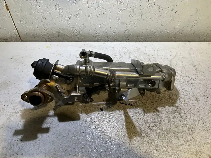 BMW 3 F30 F35 F31 (2012 - 2018) 8476993 Охладитель клапана EGR — фото 1