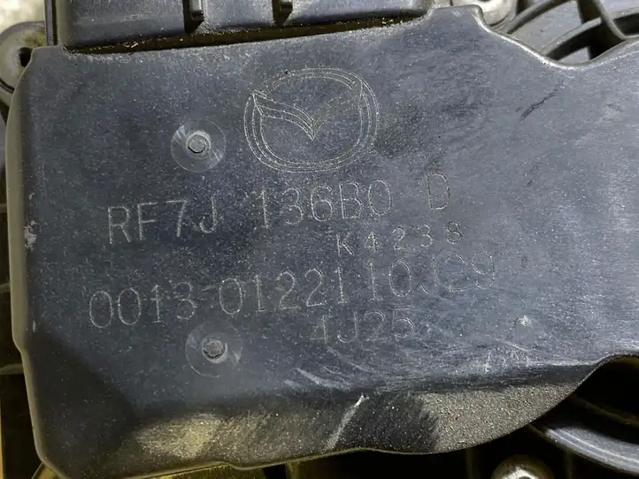 Mazda 5 (2005 - 2010) RF7J13660 Дроссельная заслонка — фото 2