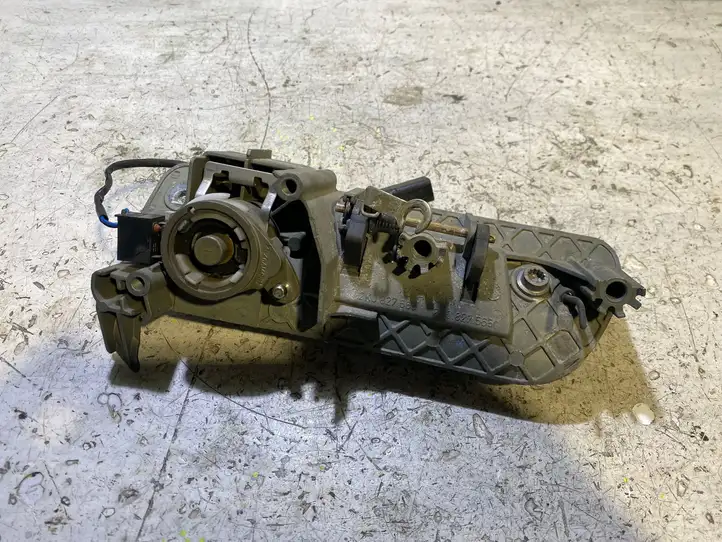 Volkswagen Caddy (2004 - 2010) 2K0827565C Ручка крышки багажника — фото 3