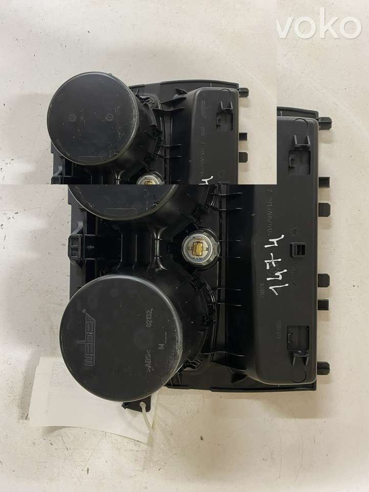 BMW 1 F20 F21 (2011 - 2019)   Держатель чашки