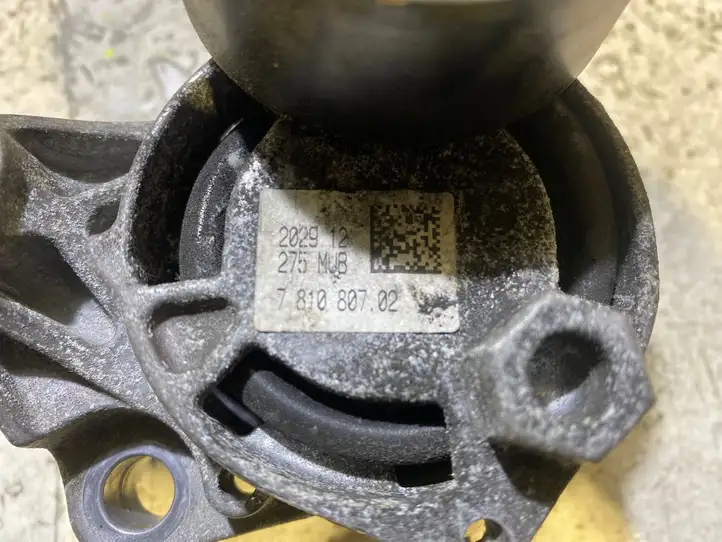 BMW 3 F30 F35 F31 (2012 - 2018) 7810807 Кронштейн генератора — фото 2