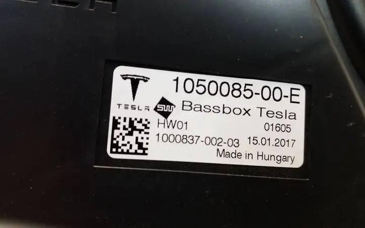 Tesla Model X (2015 - 2021) 105008500E Сабвуфер — фото 6