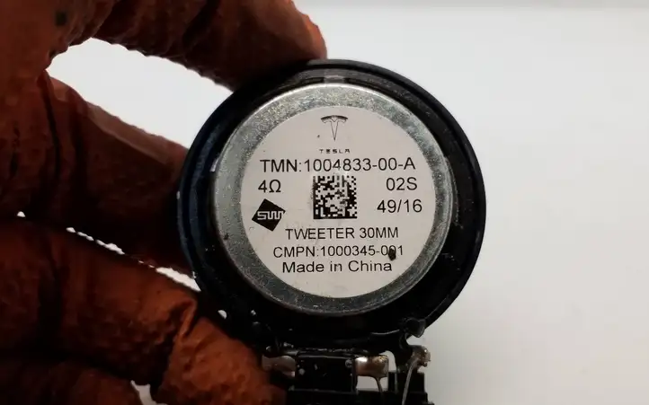 Tesla Model X (2015 - 2021)  100483300A Высокочастотный динамик задних дверей 