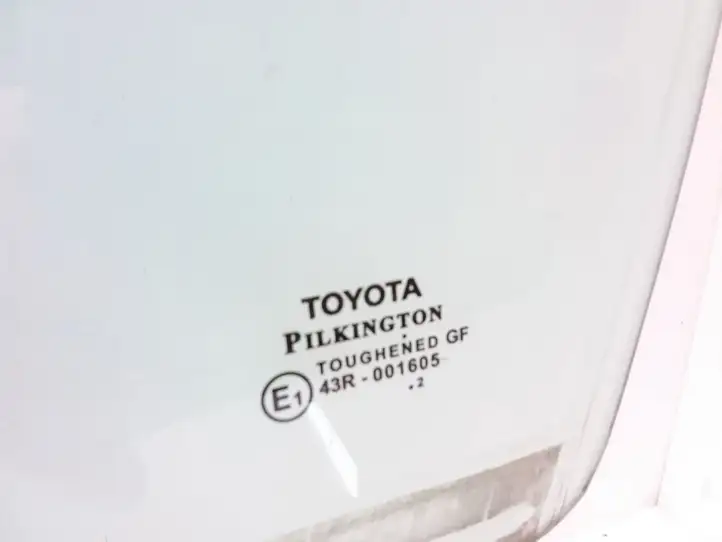 Toyota Avensis T270 (2009 - 2012) Стекло передней двери — фото 2