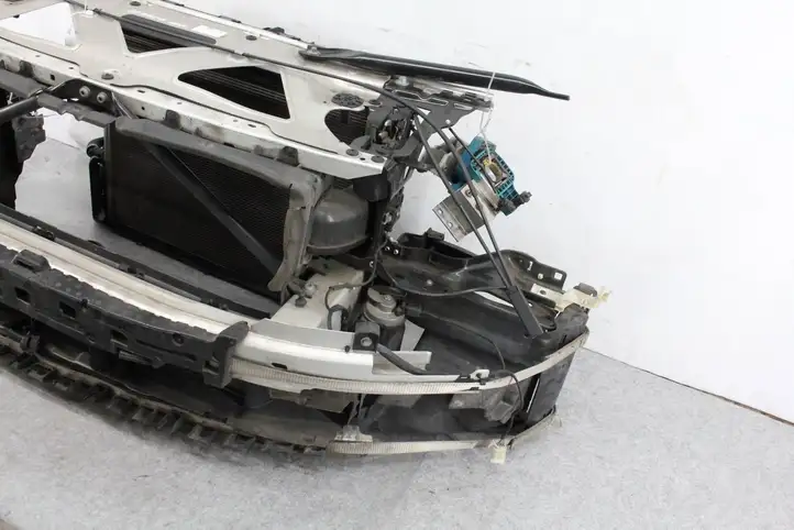 BMW 7 G11 G12 (2015 - 2022)  7357177 Панель радиаторов (телевизор)