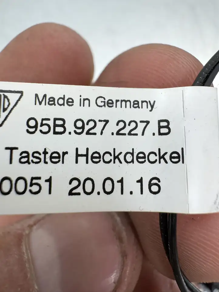 Porsche Macan (2019 - )  95B927227B Выдвижная ручка заднего стекла багажника