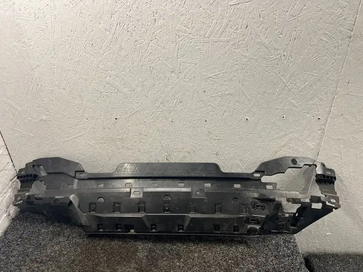 BMW i4 (2021 - )  8096508  Держатель заднего бампера (кронштейн)