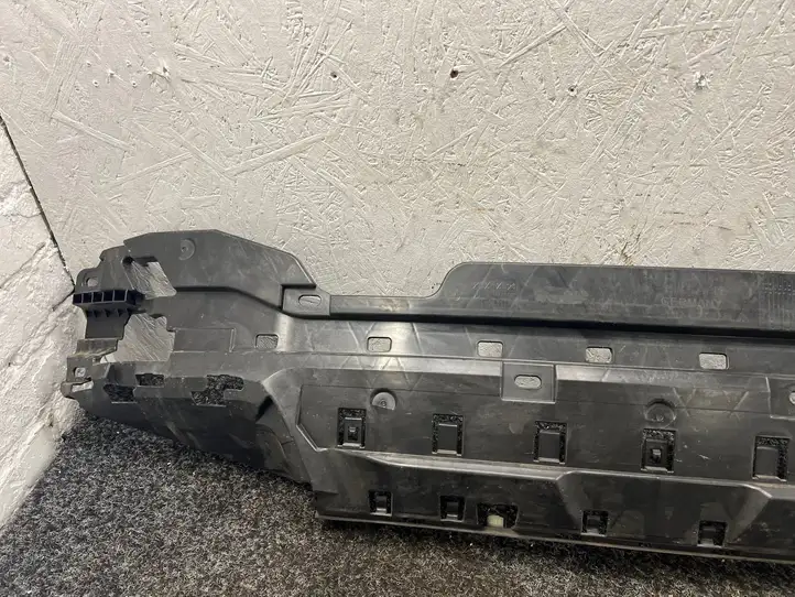 BMW i4 (2021 - )  8096508  Держатель заднего бампера (кронштейн)