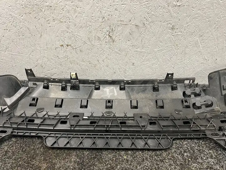 BMW i4 (2021 - )  8096508  Держатель заднего бампера (кронштейн)