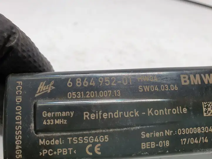 BMW 7 F01 F02 F03 F04 (2008 - 2016)  6864952 Блок управления давления в шинах