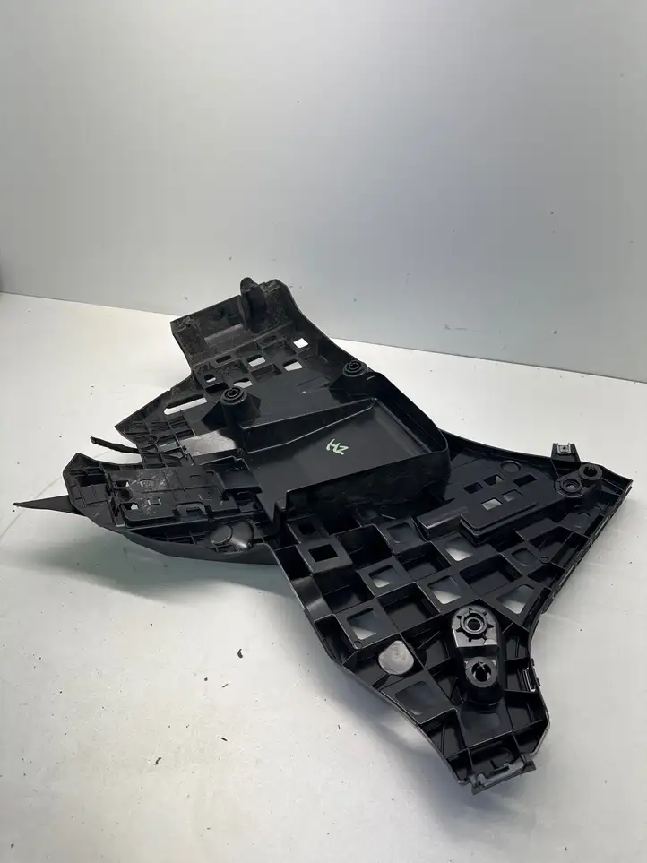 BMW X5 G05 (2018 - ) 8085646 Кронштейн заднего бампера — фото 5