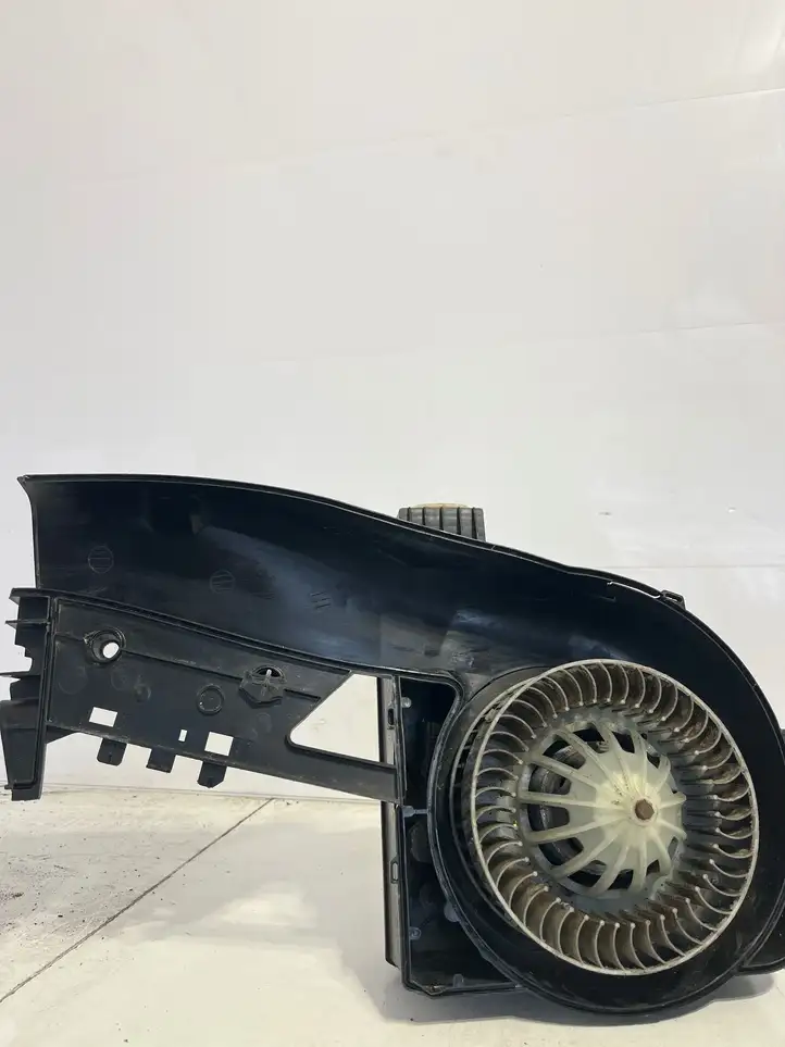 Mercedes-Benz CLS C219 (2003 - 2011)  9400971 Другая деталь салона