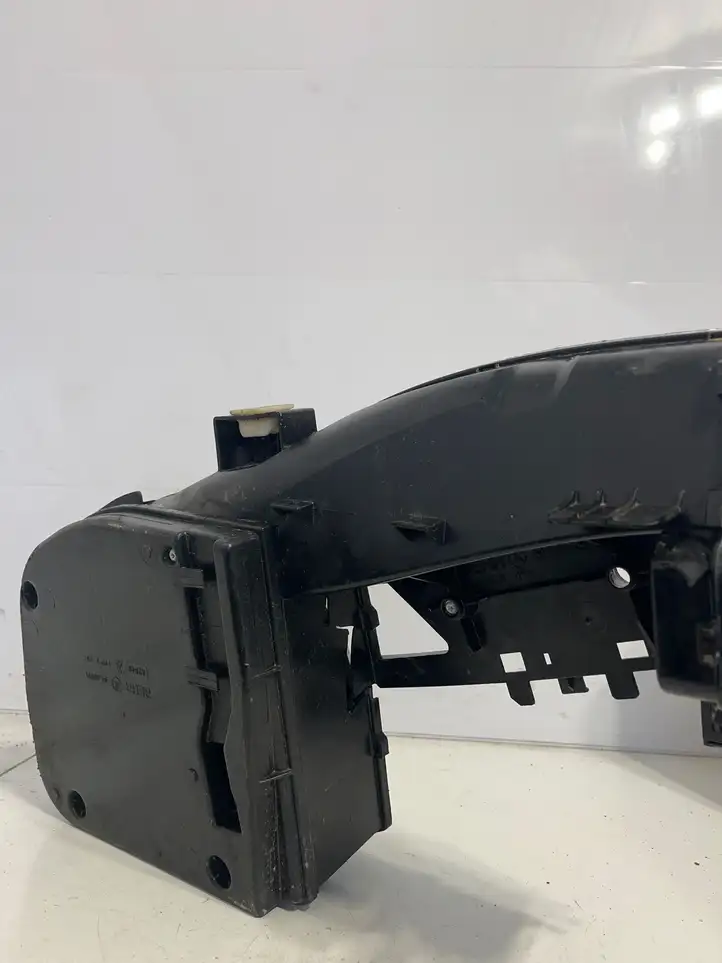 Mercedes-Benz CLS C219 (2003 - 2011)  9400971 Другая деталь салона