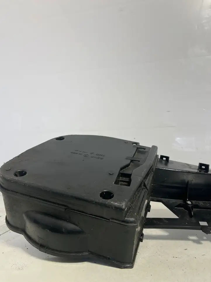 Mercedes-Benz CLS C219 (2003 - 2011)  9400971 Другая деталь салона