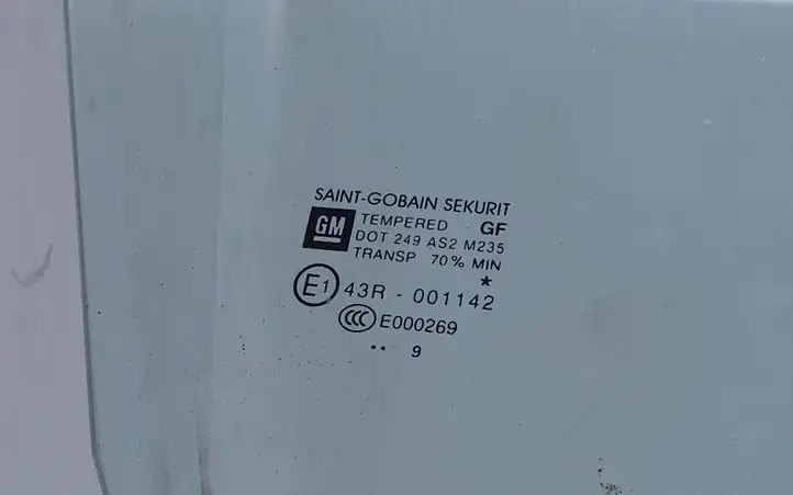 Opel Corsa D (2006 - 2010)  DOT249AS2M235 Основное стекло передних дверей (четырехдверного автомобиля)
