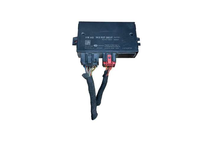 Volkswagen PASSAT B6 (2005 - 2010)  1K0907383F Блок управления крюка для прицепа