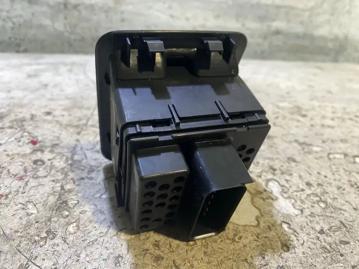 Jeep Wrangler (2007 - 2018) M01001003AAX9 Кнопка стеклоподъемников — фото 3