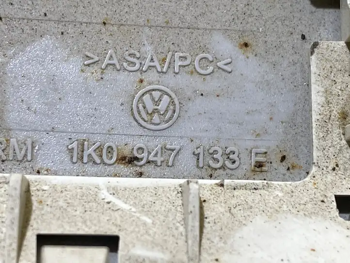 Volkswagen Golf VI (2009 - 2013) 1K0947133E Прочие детали салона — фото 2