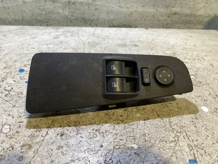Fiat Punto (188) (1999 - 2010) 011650 Блок кнопок стеклоподъемников — фото 1