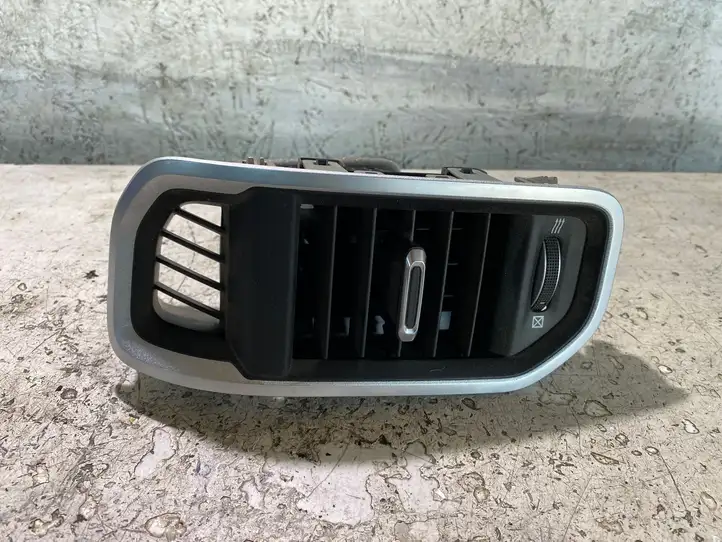 Dodge Ram (2018 - ) 5YK06117AC Воздуховоды системы отопления/климатики — фото 1