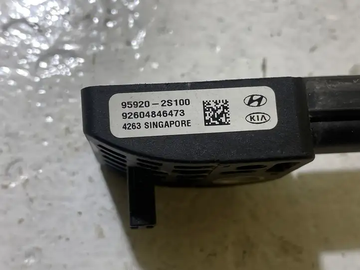 Kia Sportage (2010 - 2014) 959292S100 Датчик удара SRS — фото 2