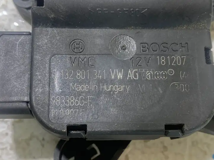 Volkswagen Touran I (2003 - 2010) 1K0907513B Двигатель задвижки потока воздуха — фото 2