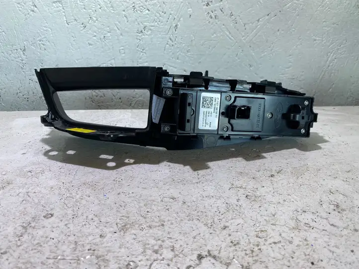 Ford Fiesta (2013 - 2017) F1BT14A132FC Блок кнопок стеклоподъемников — фото 3