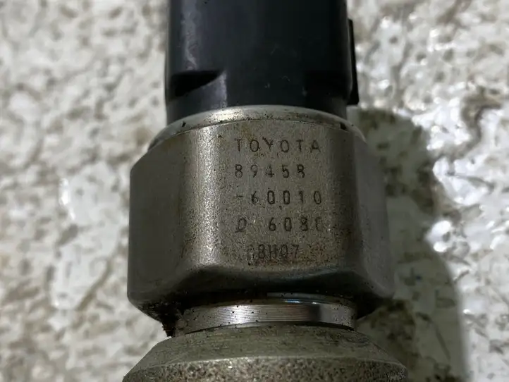 Toyota RAV 4 (XA20) (2000 - 2005) 60010 Магистральная топливная трубка — фото 1