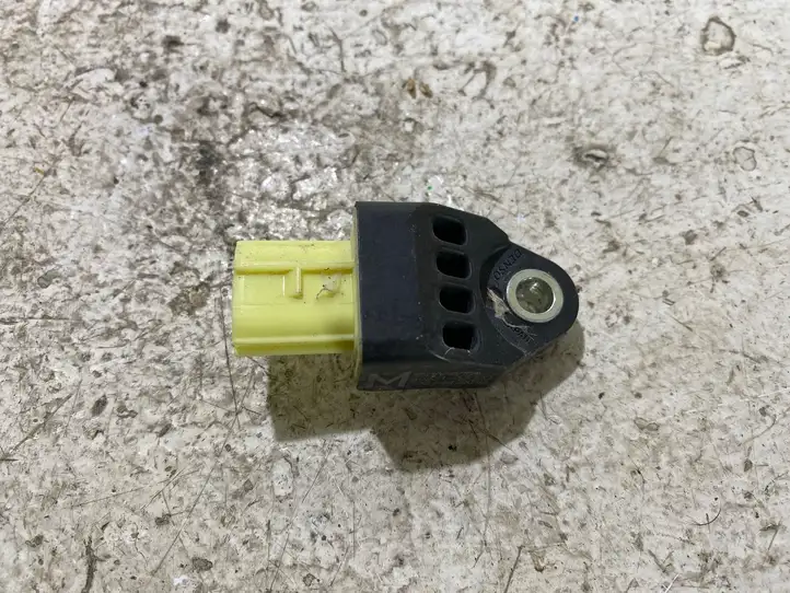 Toyota Yaris (2005 - 2009) 8983133020 Датчик удара SRS — фото 1