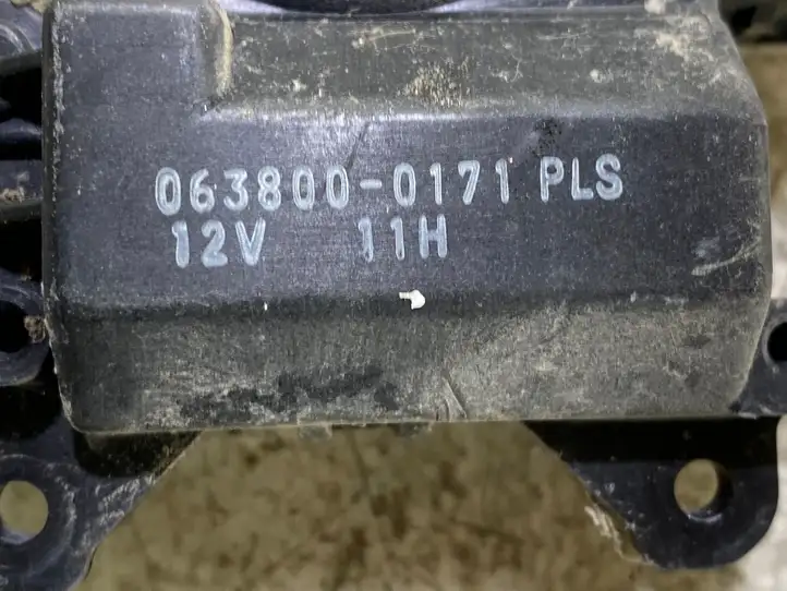 Toyota Yaris (2005 - 2009) 0638000171 Двигатель задвижки потока воздуха — фото 2