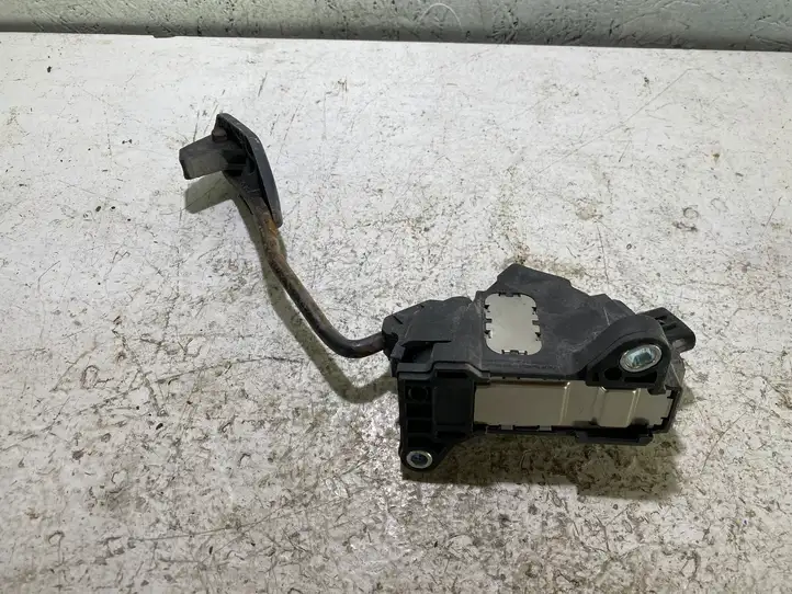 Toyota Yaris (2012 - 2014) 04014672185 Педаль акселератора — фото 3