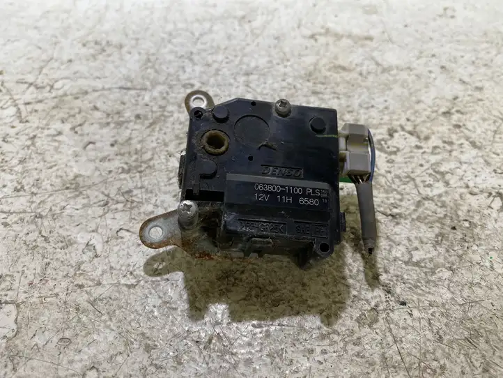 Toyota Auris 150 (2006 - 2012) 0638001100 Двигатель задвижки потока воздуха — фото 2