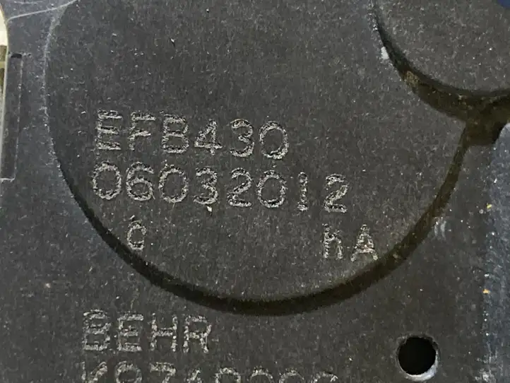 Ford S-MAX (2006 - 2010) EFB430 Двигатель задвижки потока воздуха — фото 2
