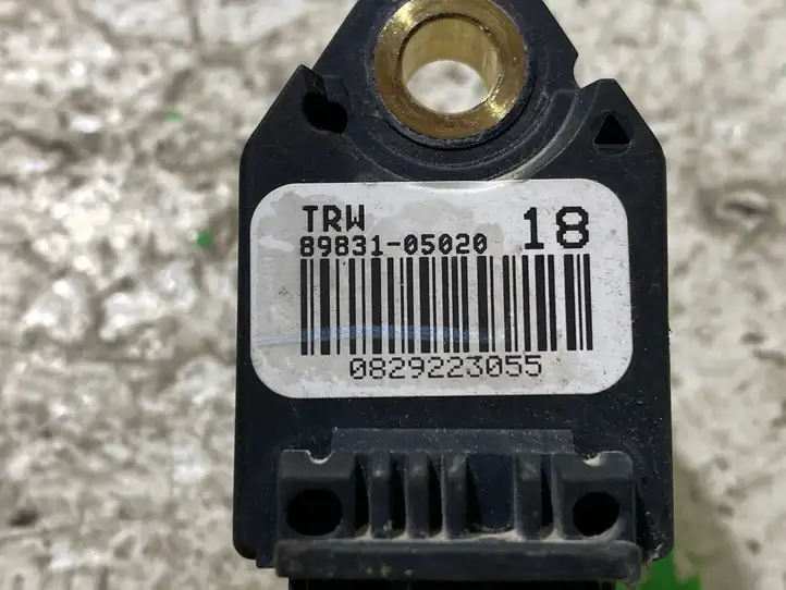 Toyota Verso (2009 - 2012) 8983105020 Датчик удара SRS — фото 2
