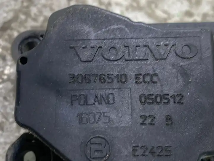 Volkswagen Golf V (2003 - 2009) 30676510 Двигатель задвижки потока воздуха — фото 2