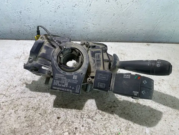 Dacia Sandero (2008 - 2012) 479454698R Датчик угла поворота руля — фото 1