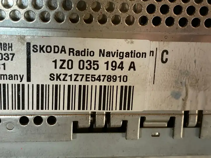 Skoda Octavia Mk2 (1Z) (2004 - 2013) 1Z0035194A Магнитола / мультимедийная система — фото 2