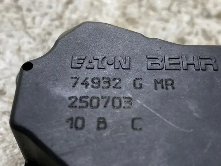 Volvo V70 (2000 - 2004) 74932G Двигатель задвижки потока воздуха — фото 2