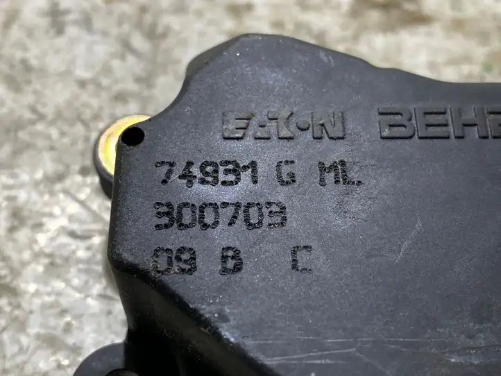 Volvo V70 (2000 - 2004) 74931G Двигатель задвижки потока воздуха — фото 2