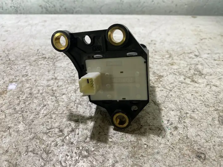 Toyota Avensis T270 (2009 - 2012) 8439005010 Кнопка ручного тормоза — фото 3