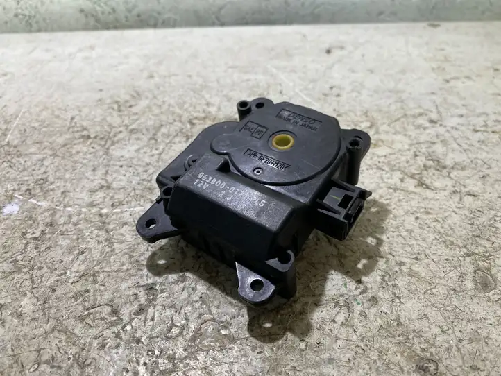 Toyota Yaris (2005 - 2009) 063800-0171 Двигатель задвижки потока воздуха — фото 1