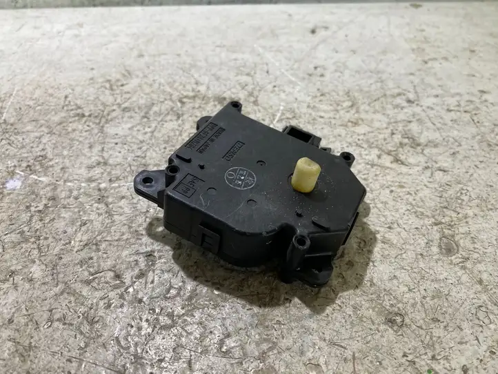 Toyota Yaris (2005 - 2009) 063800-0171 Двигатель задвижки потока воздуха — фото 3