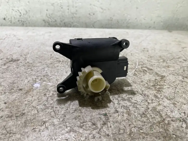 Volkswagen Golf V (2003 - 2009) 1K0907511C Двигатель задвижки потока воздуха — фото 3