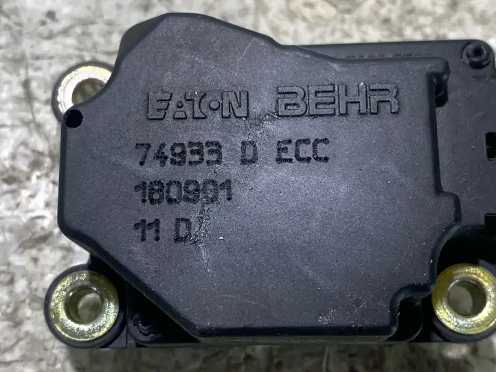 Volvo S60 (2000 - 2004) 74933D Двигатель задвижки потока воздуха — фото 2