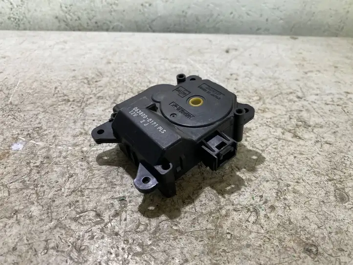Toyota Yaris (2005 - 2009) 0638000171 Двигатель задвижки потока воздуха — фото 1