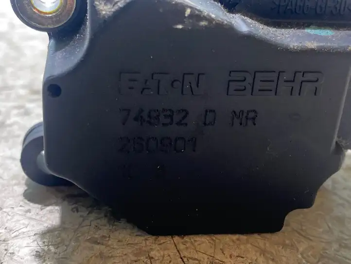 Volvo S60 (2000 - 2004) 74932D Двигатель задвижки потока воздуха — фото 2