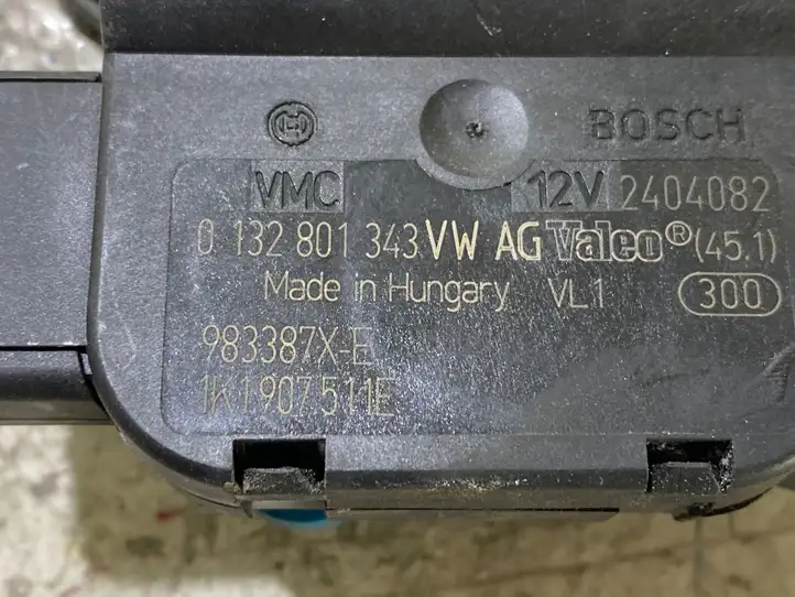 Volkswagen Golf V (2003 - 2009) 1K1907511E Двигатель задвижки потока воздуха — фото 2