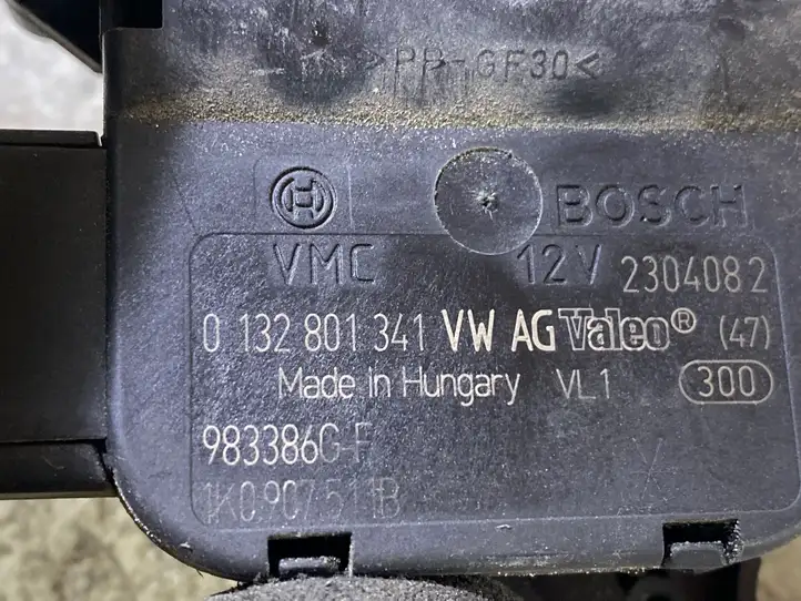 Volkswagen Golf V (2003 - 2009) 1K0907511B Двигатель задвижки потока воздуха — фото 2