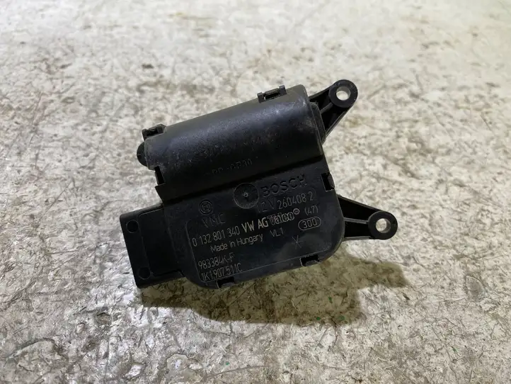 Volkswagen Golf V (2003 - 2009) 0132801340 Двигатель задвижки потока воздуха — фото 1